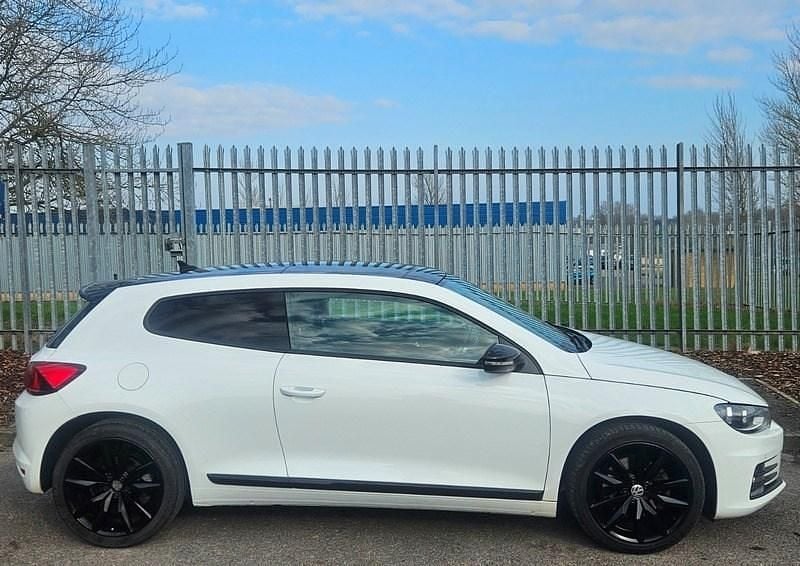 Usado VW Scirocco Black Edition 184 HP (135 kW) 2017 Branco Coupé