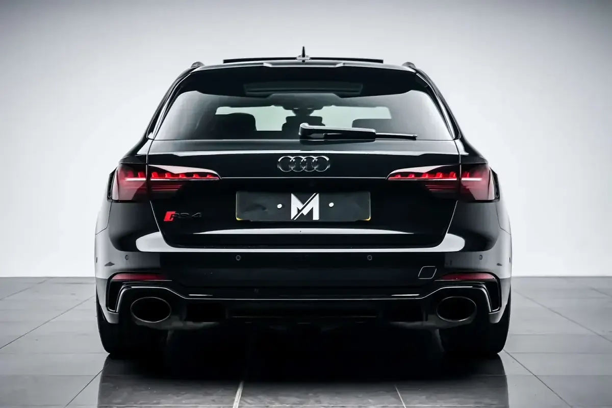 Used Audi RS4 Advanced 450 HP (330 kW) 2023 Black Estate