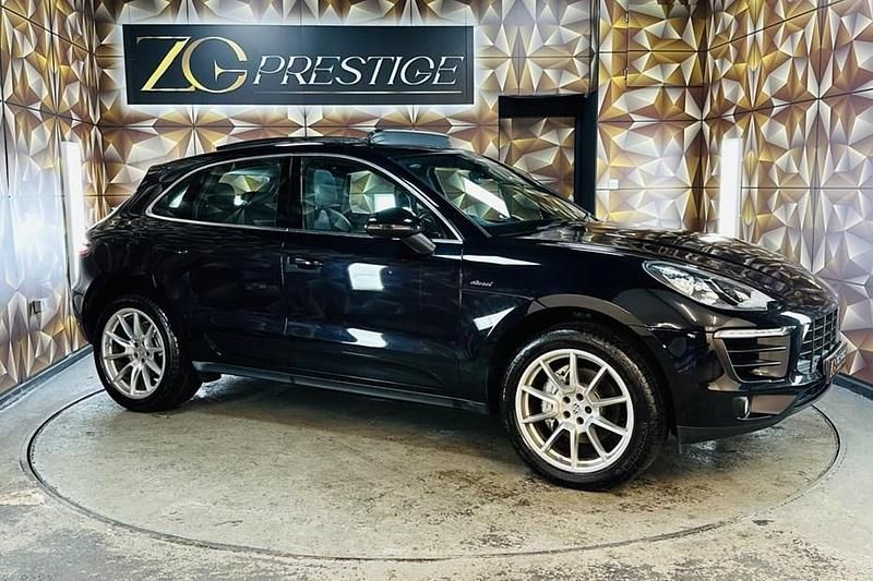 Black Used 2015 Porsche Macan SUV | £23,995 (Good price) - Image 1/1