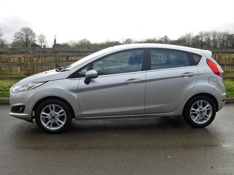 Used Ford Fiesta Zetec 2015 Silver Hatchback