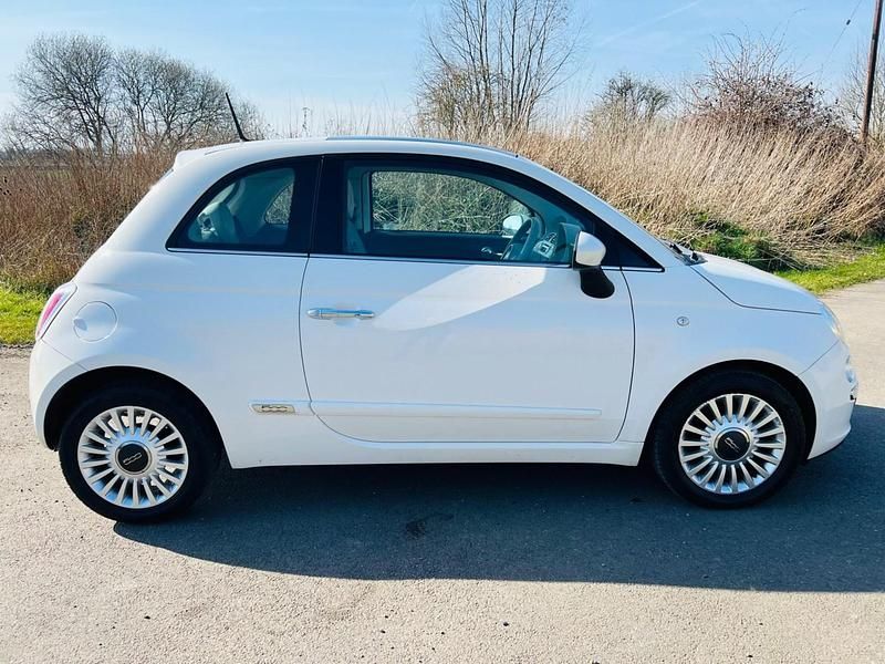White Used 2013 Fiat 500 Lounge Hatchback | £2,695 (Fair price) - Image 1/4
