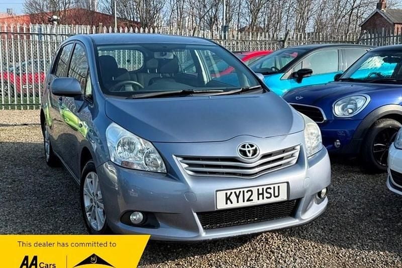 Used Toyota Verso 132 HP (97 kW) 2012 Blue MPV