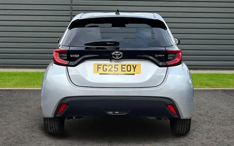 Used Toyota Yaris Design 116 HP (85 kW) 2025 Silver Hatchback