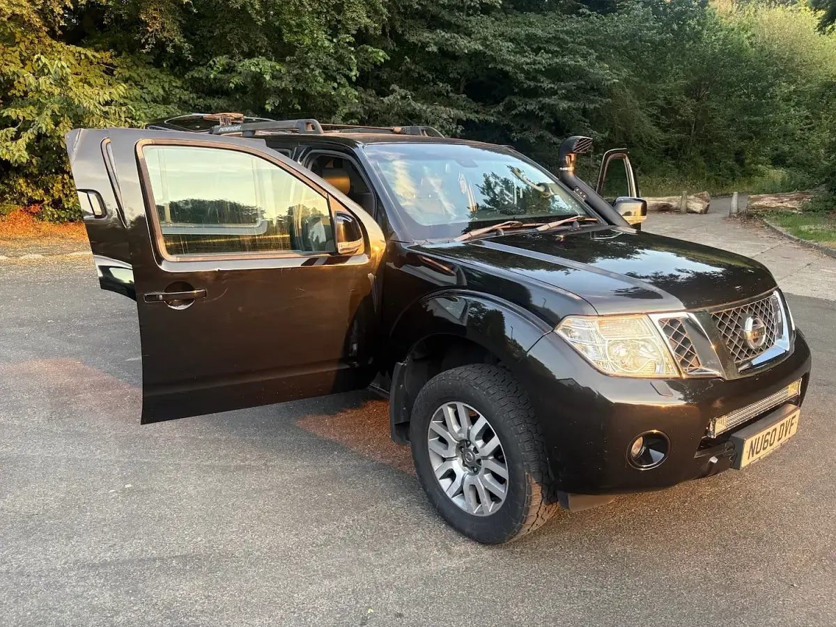 Used Nissan Pathfinder Tekna 190 HP (139 kW) 2010 Black SUV