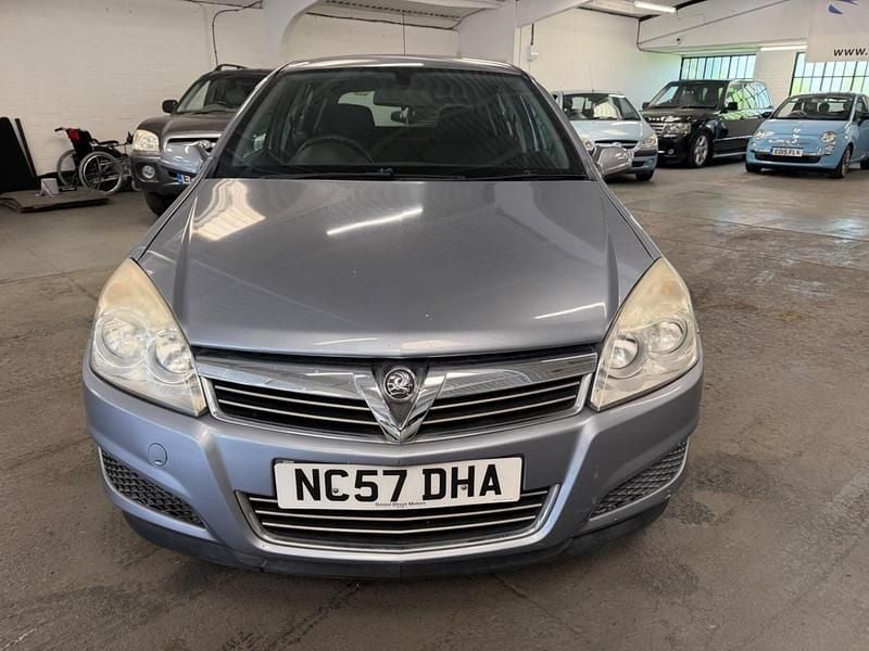 Used Vauxhall Astra 138 HP (101 kW) 2007 Silver Hatchback