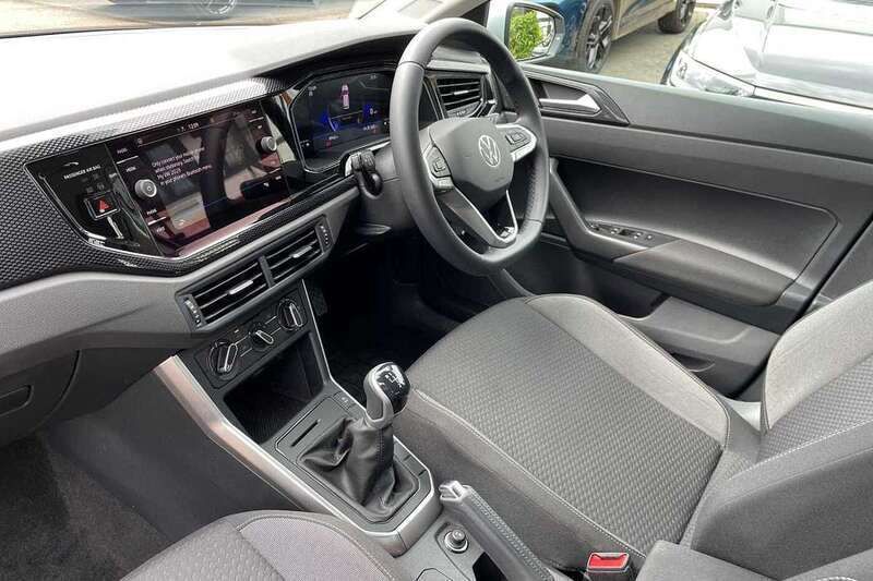 Used VW Polo Life 95 HP (69 kW) 2023 Silver Hatchback