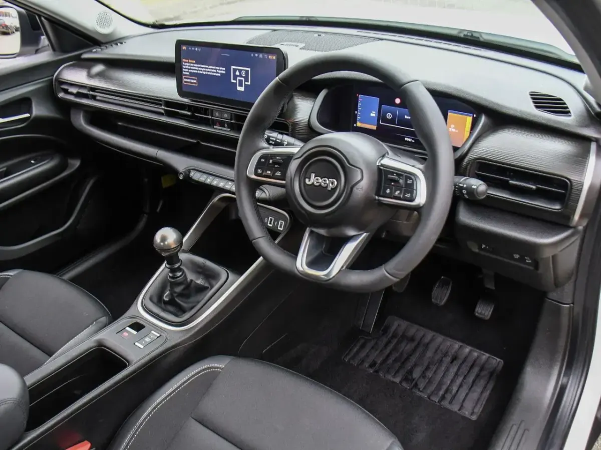 Używany Jeep Avenger Altitude 100 KM (73 kW) 2024 Biały SUV