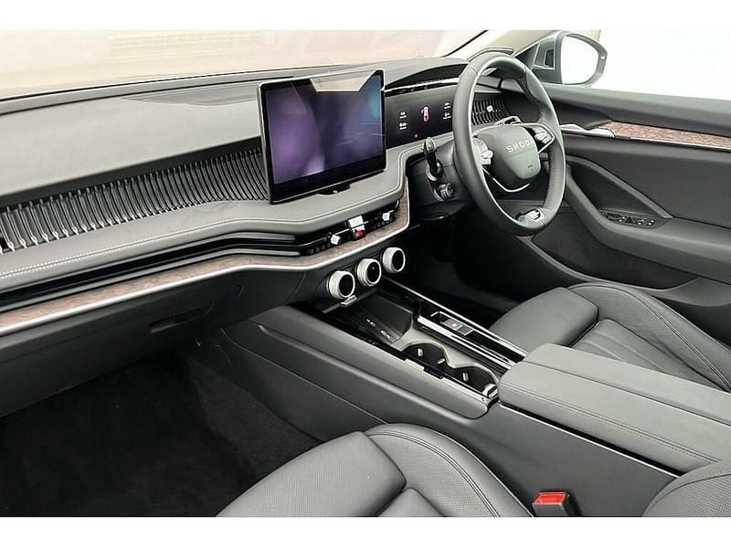 Used Skoda Superb LAURIN & KLEMENT 142 HP (104 kW) 2025 Graphite grey metallic Estate