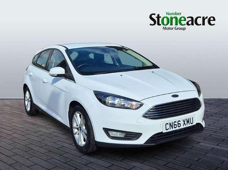 White Used 2016 Ford Focus Zetec Hatchback | £7,995 (Fair price) - Image 1/4