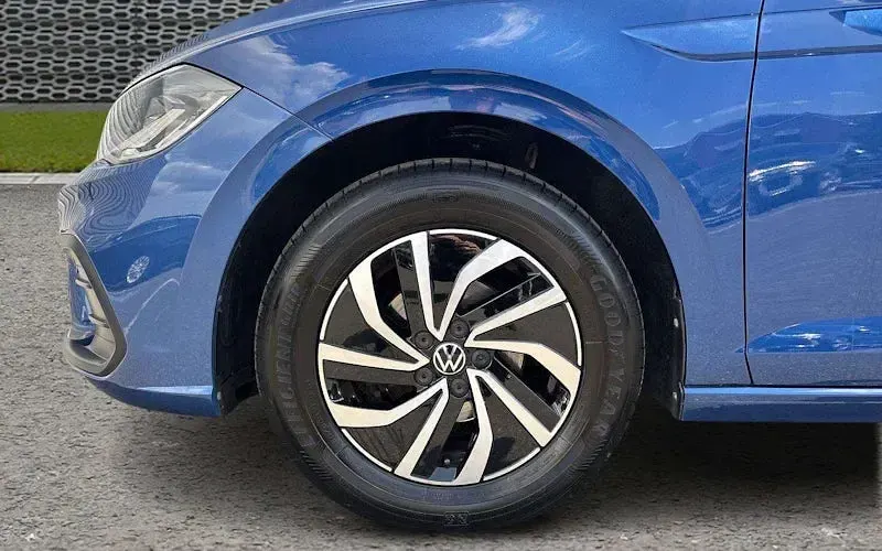 Used VW Polo Life 95 HP (69 kW) 2022 Blue Hatchback
