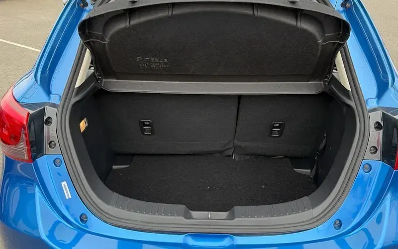 Used Mazda 2 75 HP (55 kW) 2019 Blue Hatchback