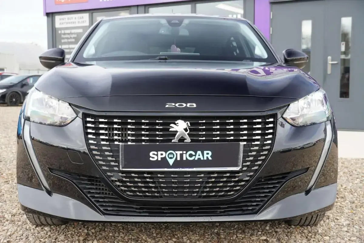 Used Peugeot 208 Allure 99 HP (72 kW) 2020 Black Hatchback