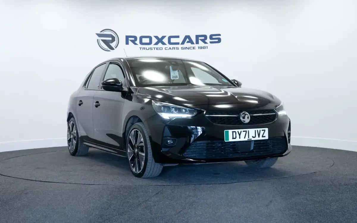 Second-hand Vauxhall Corsa-e SRi 100 kW (136 CP) 2021 Negru Hatchback