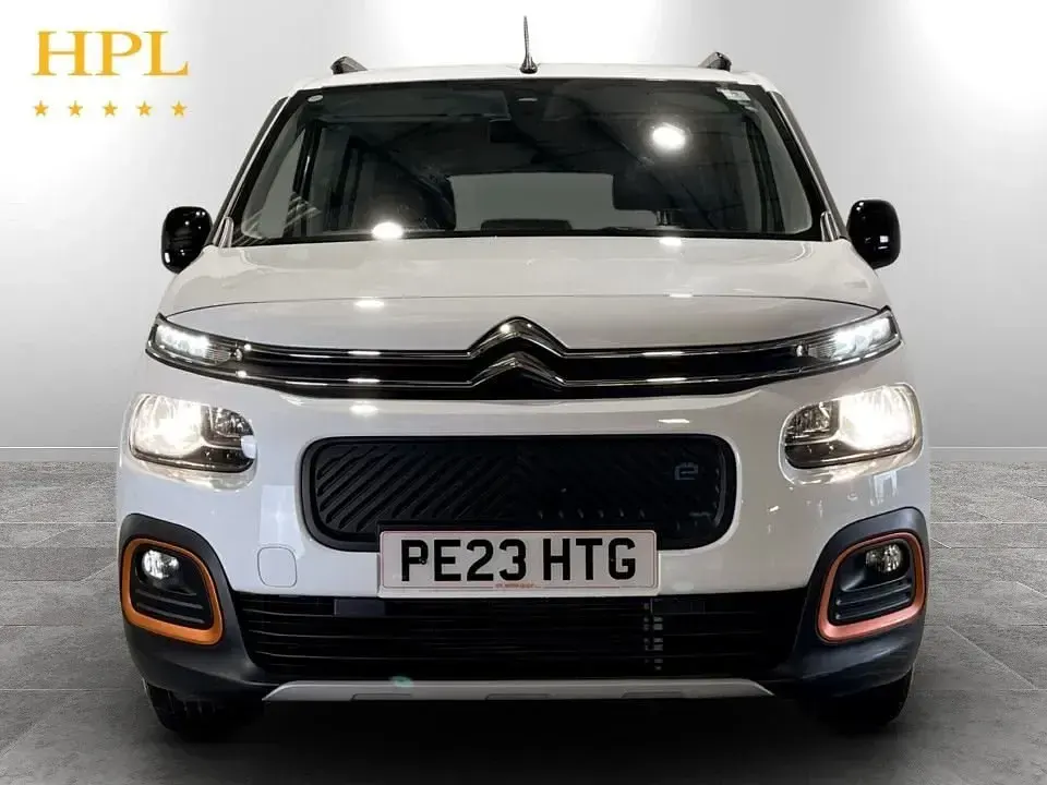 Używany Citroën e-Berlingo XTR 100 kW (136 KM) 2023 Biały Minivan