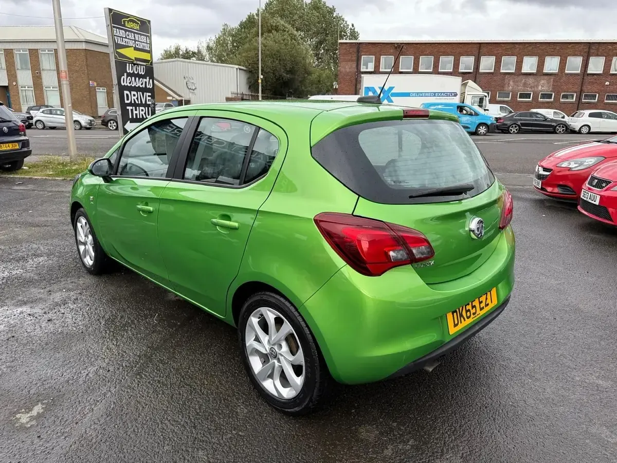 Used Vauxhall Corsa SRi 70 HP (51 kW) 2016 Green Hatchback