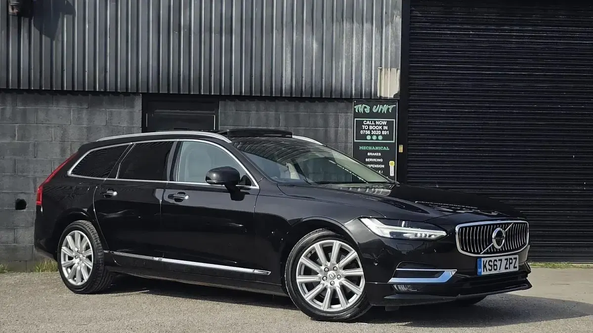 Used Volvo V90 Inscription 190 HP (139 kW) 2017 Black Estate