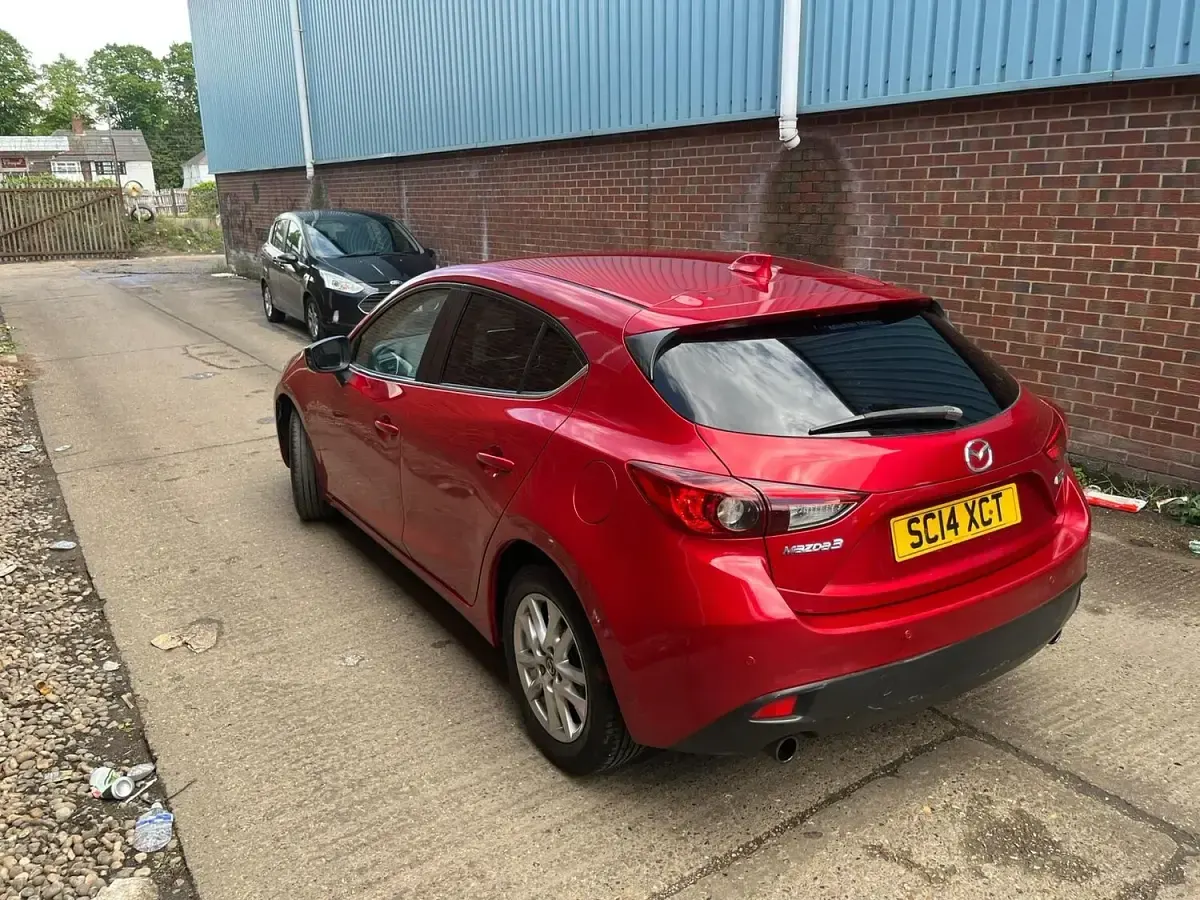 Used Mazda 3 2014 Red Hatchback