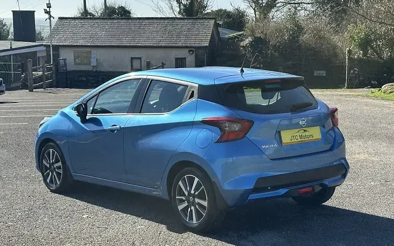 Used Nissan Micra Acenta 71 HP (52 kW) 2017 Blue Hatchback