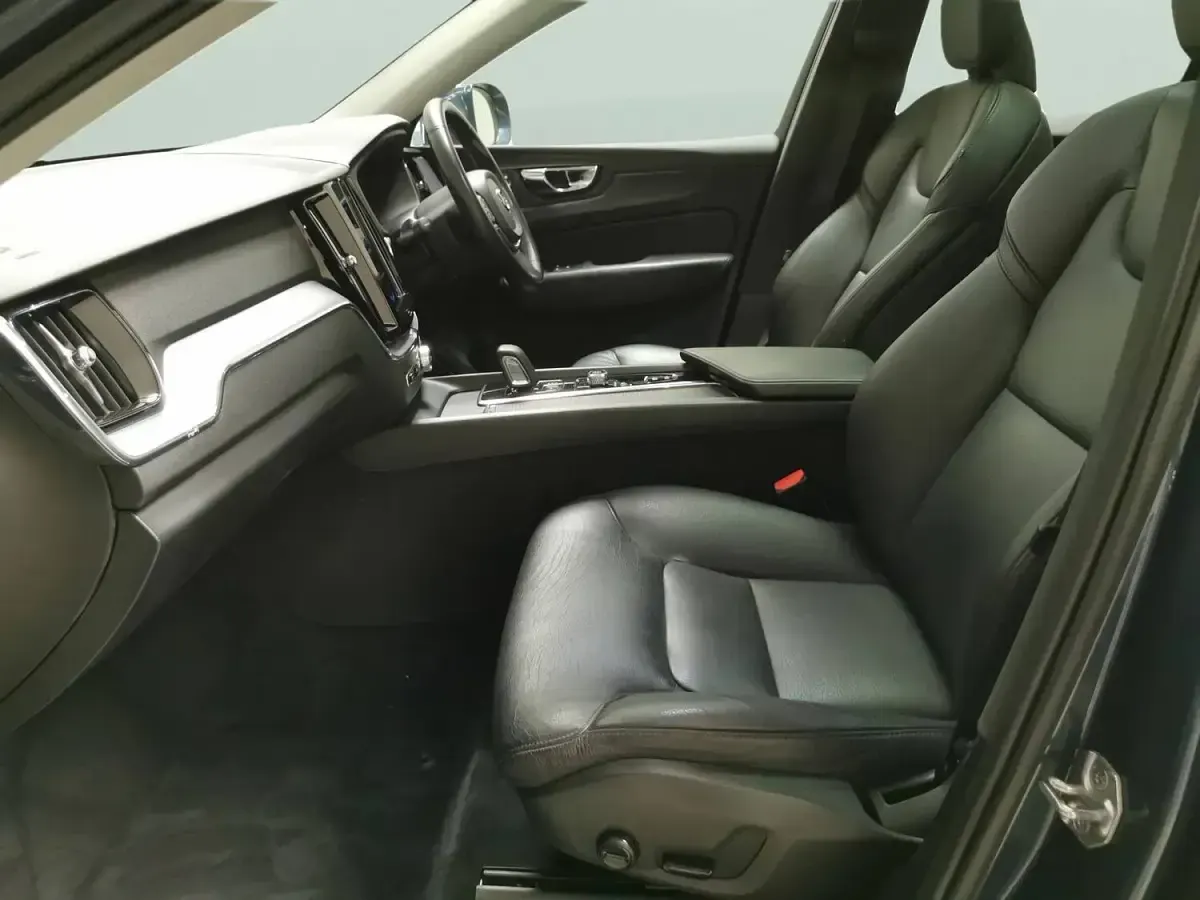 Used Volvo XC60 Inscription 2021 Blue SUV