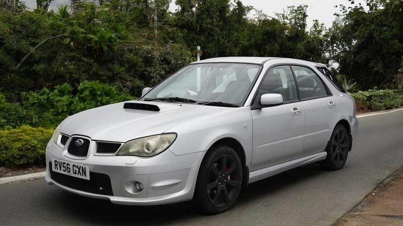 Używany Subaru Impreza 2006 Srebrny Hatchback