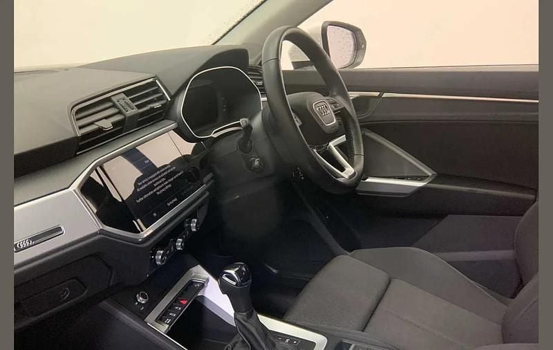 Used Audi Q3 Sport 147 HP (108 kW) 2022 White SUV