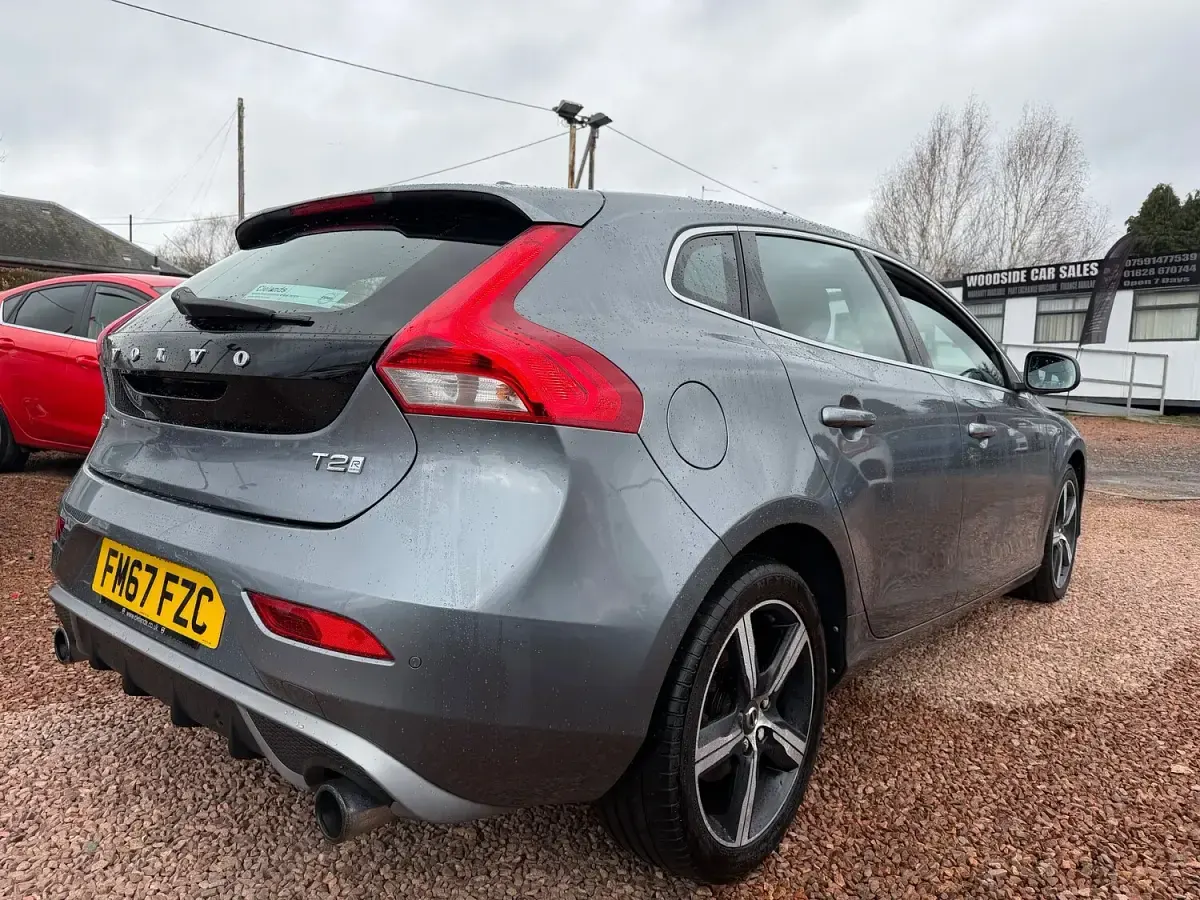 Used Volvo V40 R-Design 122 HP (89 kW) 2018 Grey Hatchback
