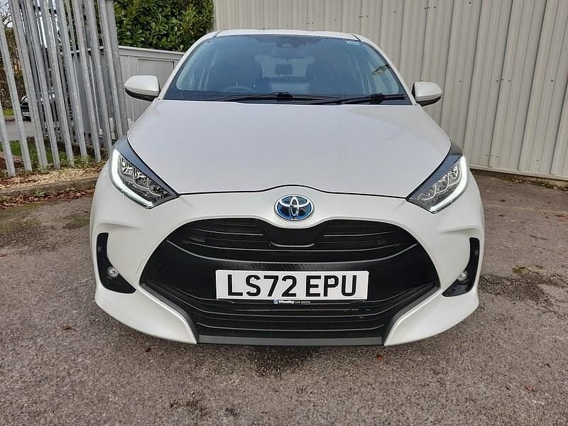 Used Toyota Yaris Hybrid Design 2022 White Hatchback