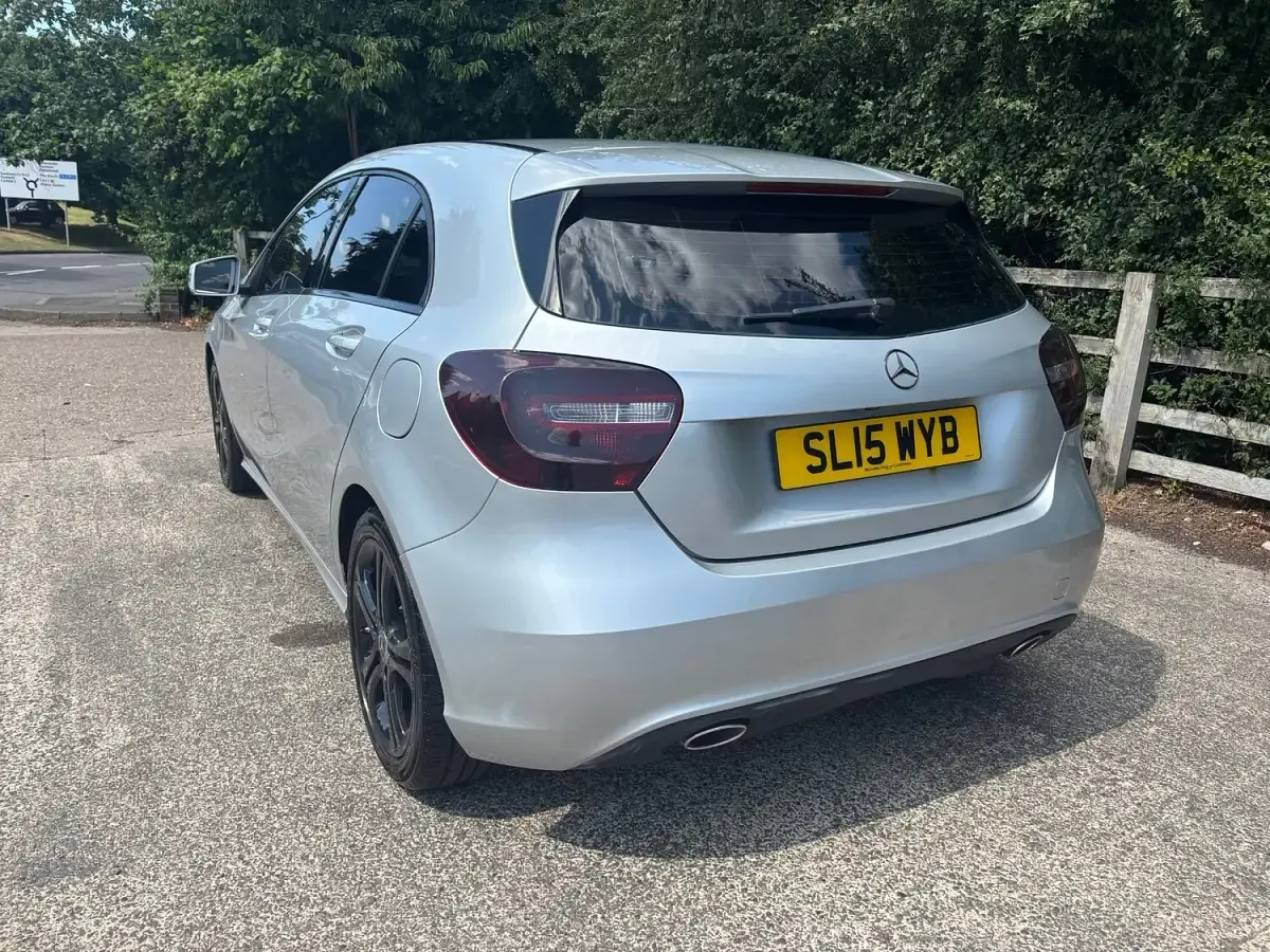 Used Mercedes A180 Sport Edition 109 HP (80 kW) 2015 Silver Hatchback