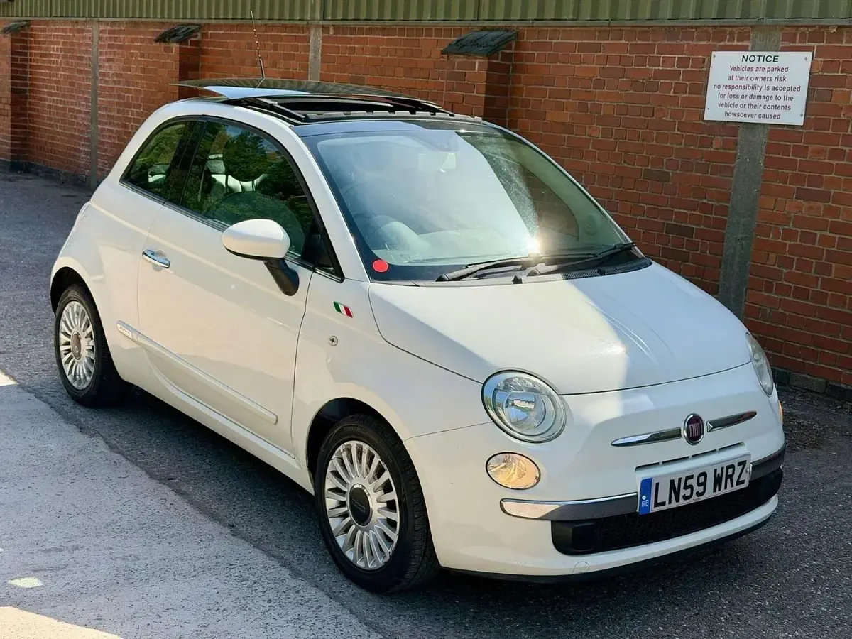 Used Fiat 500 Lounge 69 HP (50 kW) 2009 White Cabriolet