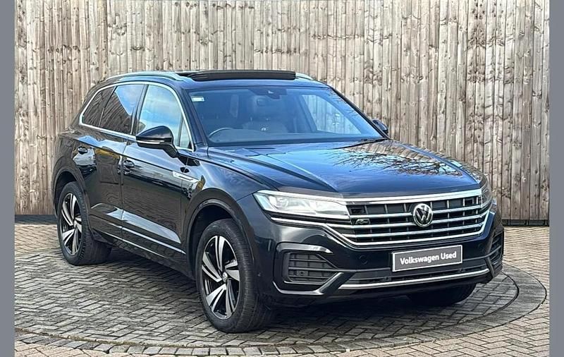 Black Used 2019 VW Touareg R-line SUV | £25,999 (A bit pricey) - Image 1/4
