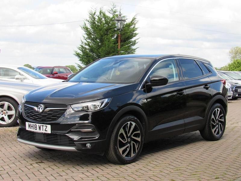 Used Vauxhall Grandland X Elite 130 HP (95 kW) 2018 Black SUV