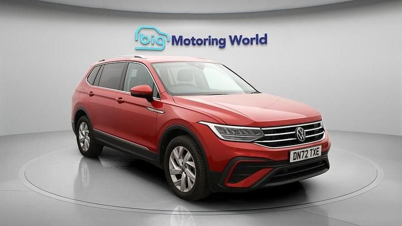 Used VW Tiguan Allspace S 150 HP (110 kW) 2022 Red SUV
