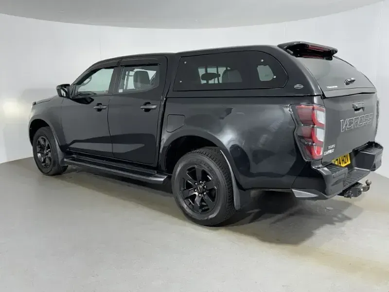 Used Isuzu D-Max 163 HP (119 kW) 2024 Black Pickup