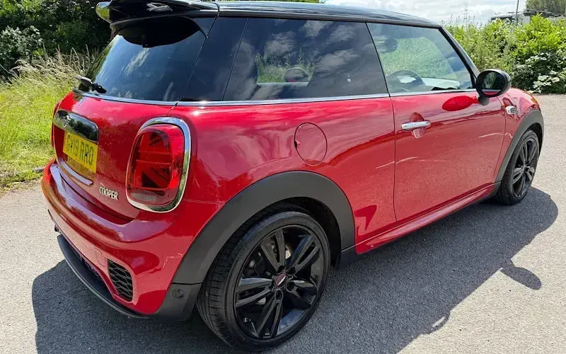 Used Mini Cooper Hatch 136 HP (100 kW) 2019 Red Hatchback