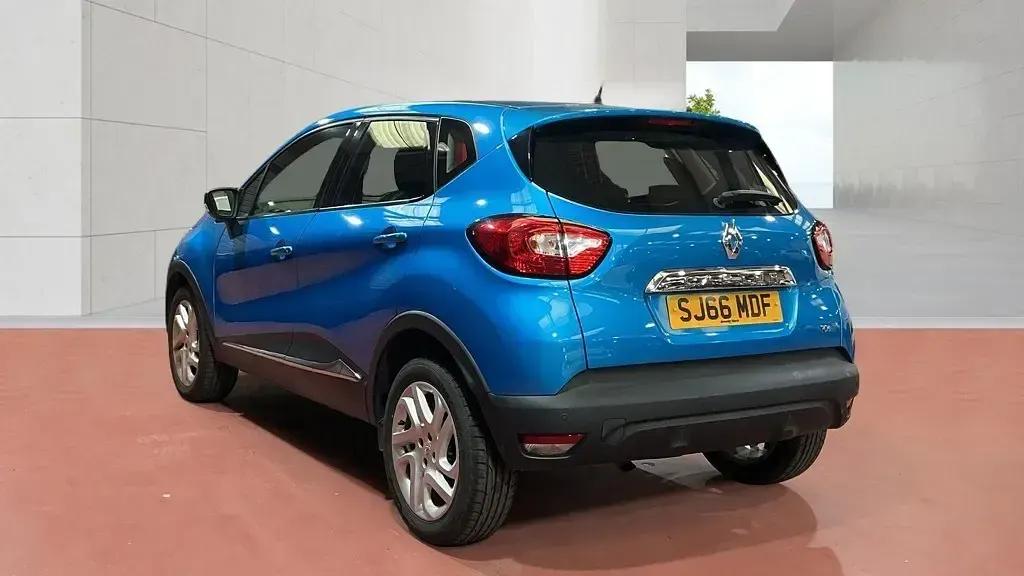 Usado Renault Captur Dynamique 90 HP (66 kW) 2016 Azul SUV