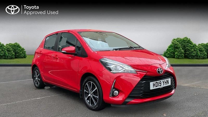 Red Used 2019 Toyota Yaris | £9,255 (Fair price) - Image 1/2