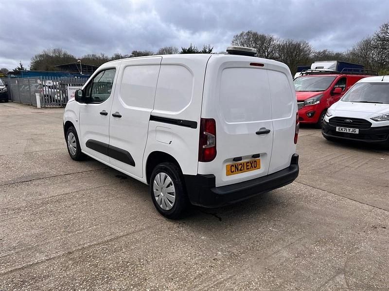 Used Citroën Berlingo 75 HP (55 kW) 2021 White MPV