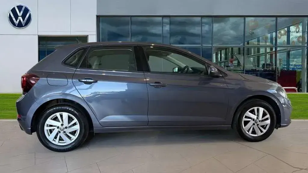 Used VW Polo Life 95 HP (69 kW) 2022 Smokey grey metallic  Hatchback