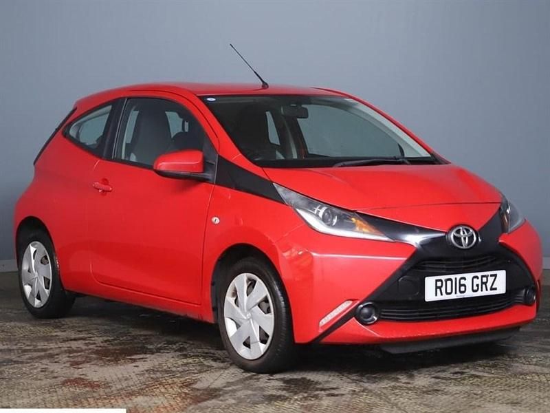Red Used 2016 Toyota Aygo X-play Hatchback | £4,995 (A bit pricey) - Image 1/4