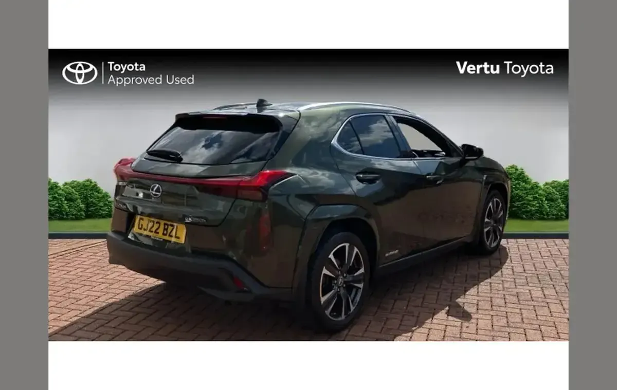 Used Lexus UX 250h 180 HP (132 kW) 2022 Green SUV