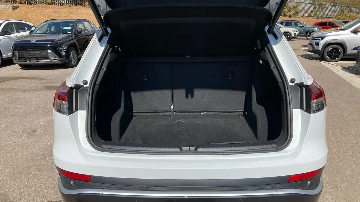Used Audi Q4 e-tron S-Line 219 kW (299 HP) 2023 White SUV