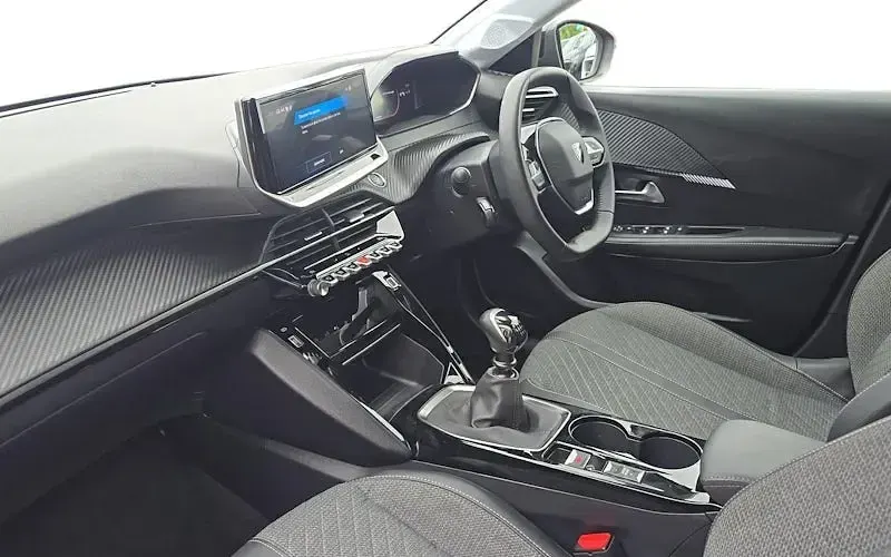 Used Peugeot 208 Allure 101 HP (74 kW) 2025 Red Hatchback