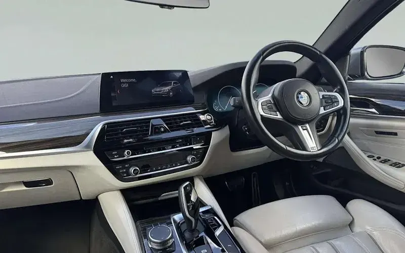 Used BMW 520 M Sport 190 HP (139 kW) 2018 Blue Estate