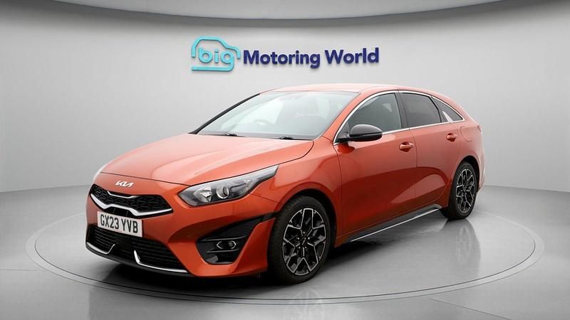 Used Kia ProCeed GT-Line 158 HP (116 kW) 2023 Orange Estate