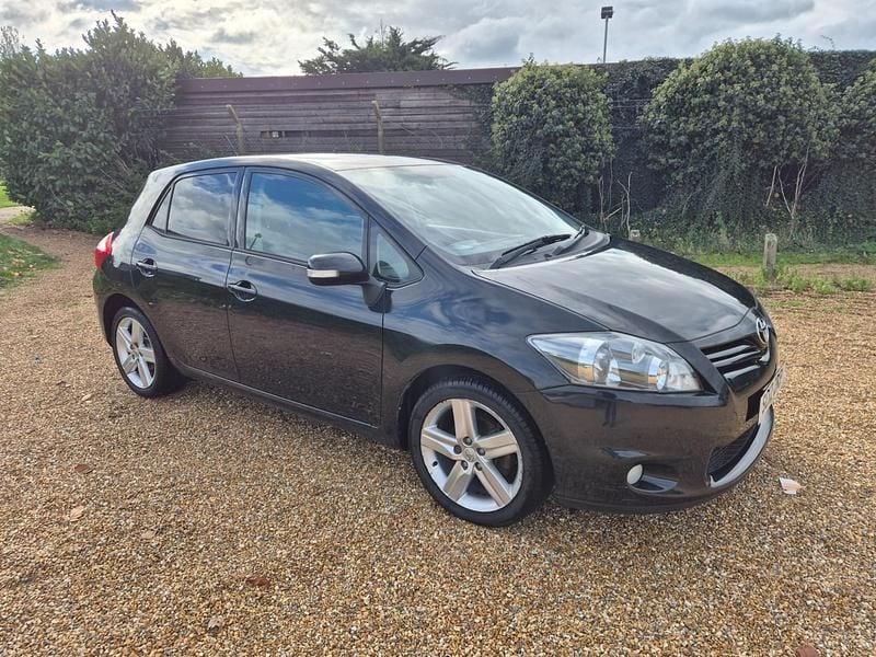 Black Used 2012 Toyota Auris SR Hatchback | £3,495 (Good price) - Image 1/4