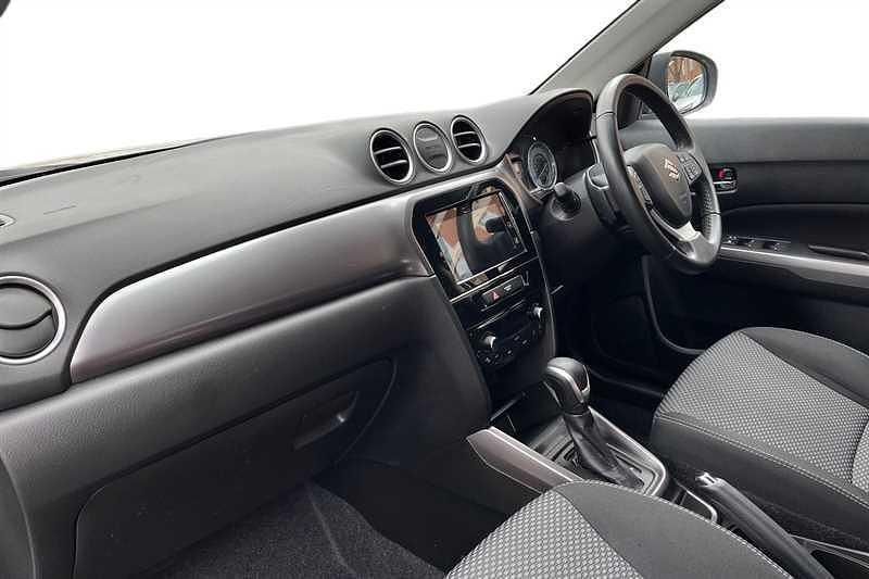 Used Suzuki Vitara SZ-T 116 HP (85 kW) 2022 Silky silver SUV