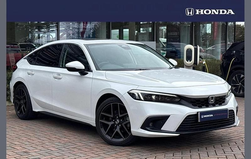 Used Honda Civic Advance 143 HP (105 kW) 2024 Platinum white Hatchback
