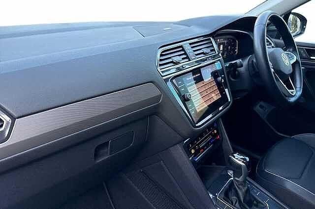 Used VW Tiguan Allspace Life 150 HP (110 kW) 2022 Silver SUV