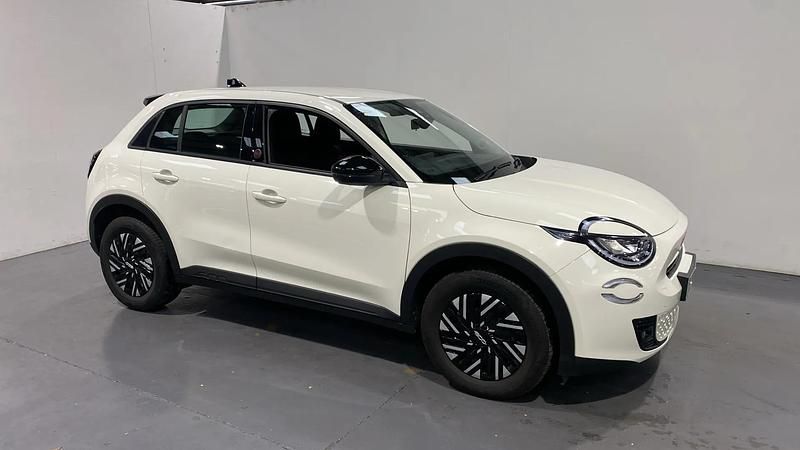 White Used 2025 Fiat 600 Red Hatchback | £17,498 (Super price) - Image 1/3