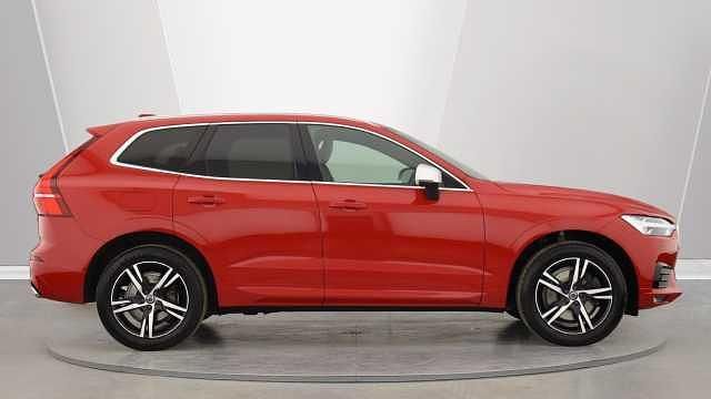 Used Volvo XC60 R-Design 190 HP (139 kW) 2019 Red SUV